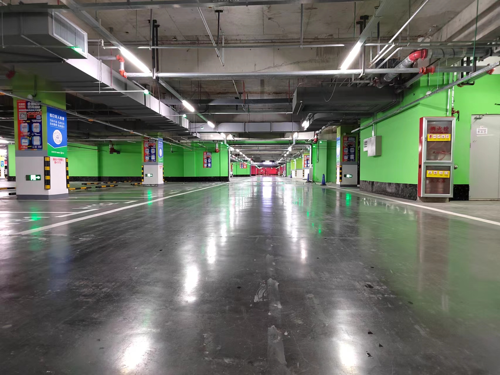 沈北万达地下停车场(金刚砂)